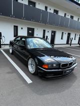 BMW E38 730i V8 - BMW 730: E38