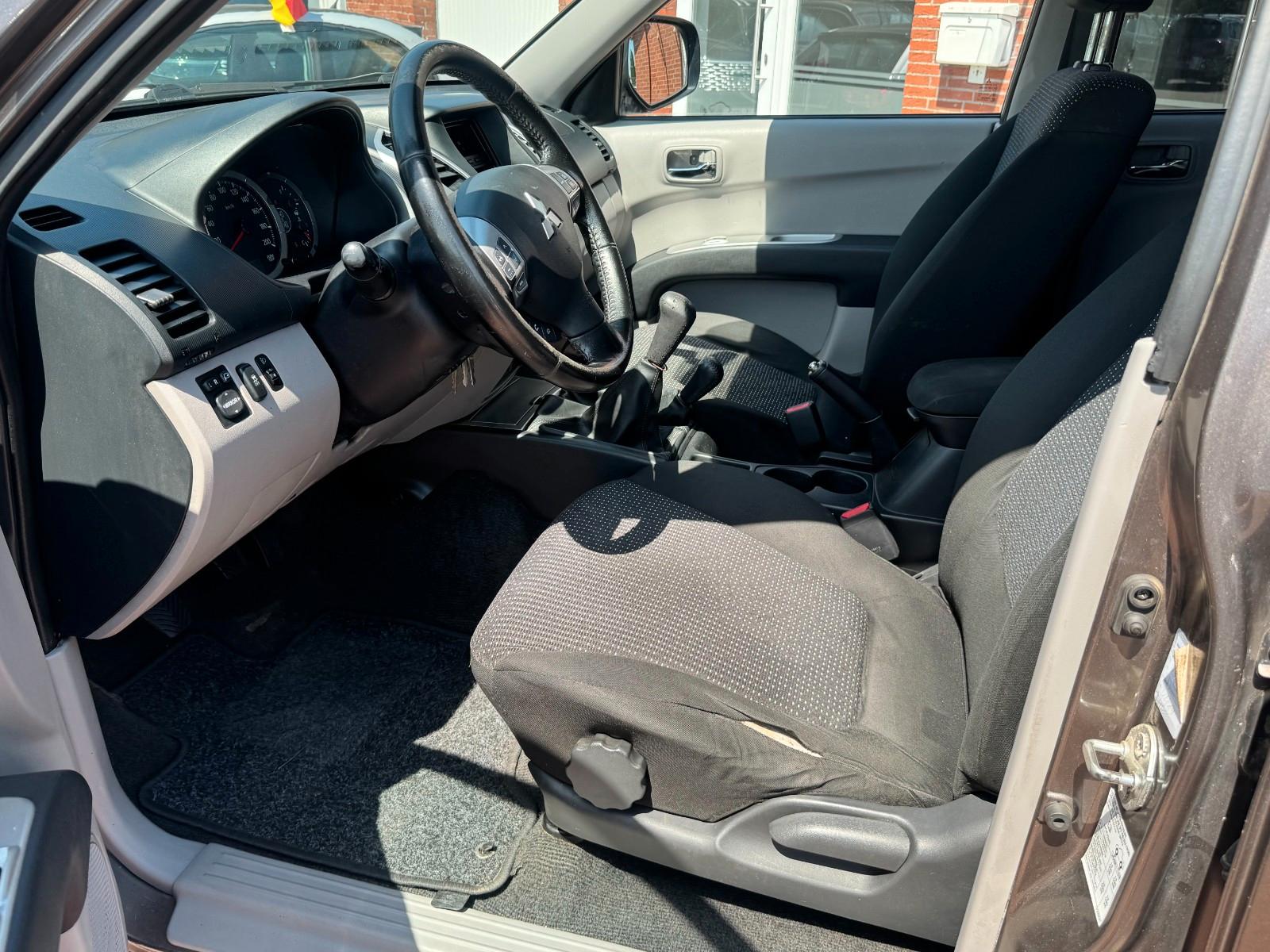 Mitsubishi L200 Intense Doppelkabine 4WD/Hardtop/Klima/