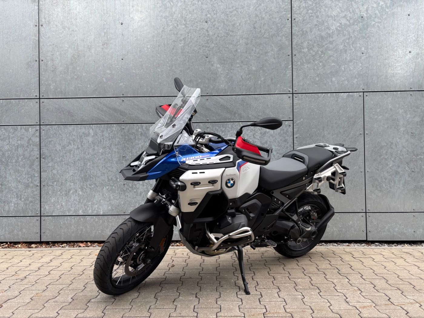 Fahrzeugabbildung BMW R 1300 GS Adventure Trophy ASA 3 Pakete Adaptive