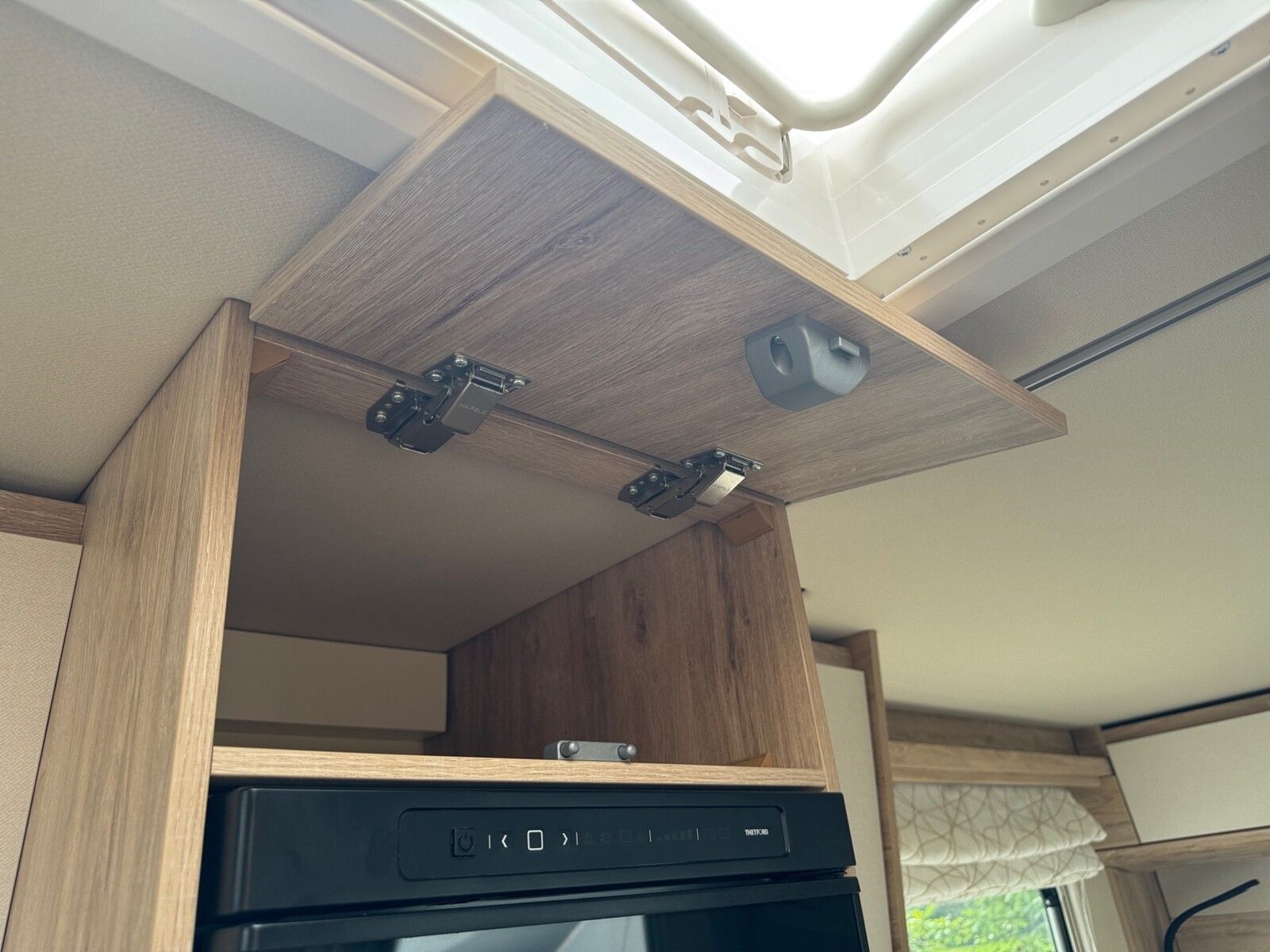 Fahrzeugabbildung Eura Mobil Profila T PT 660 EB Mondial Plus 180PS Dachklima