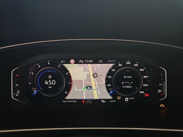 Fahrzeugabbildung Volkswagen Tiguan 1.5 TSI 6-Gang MOVE AHK NAVI MATRIX 360°