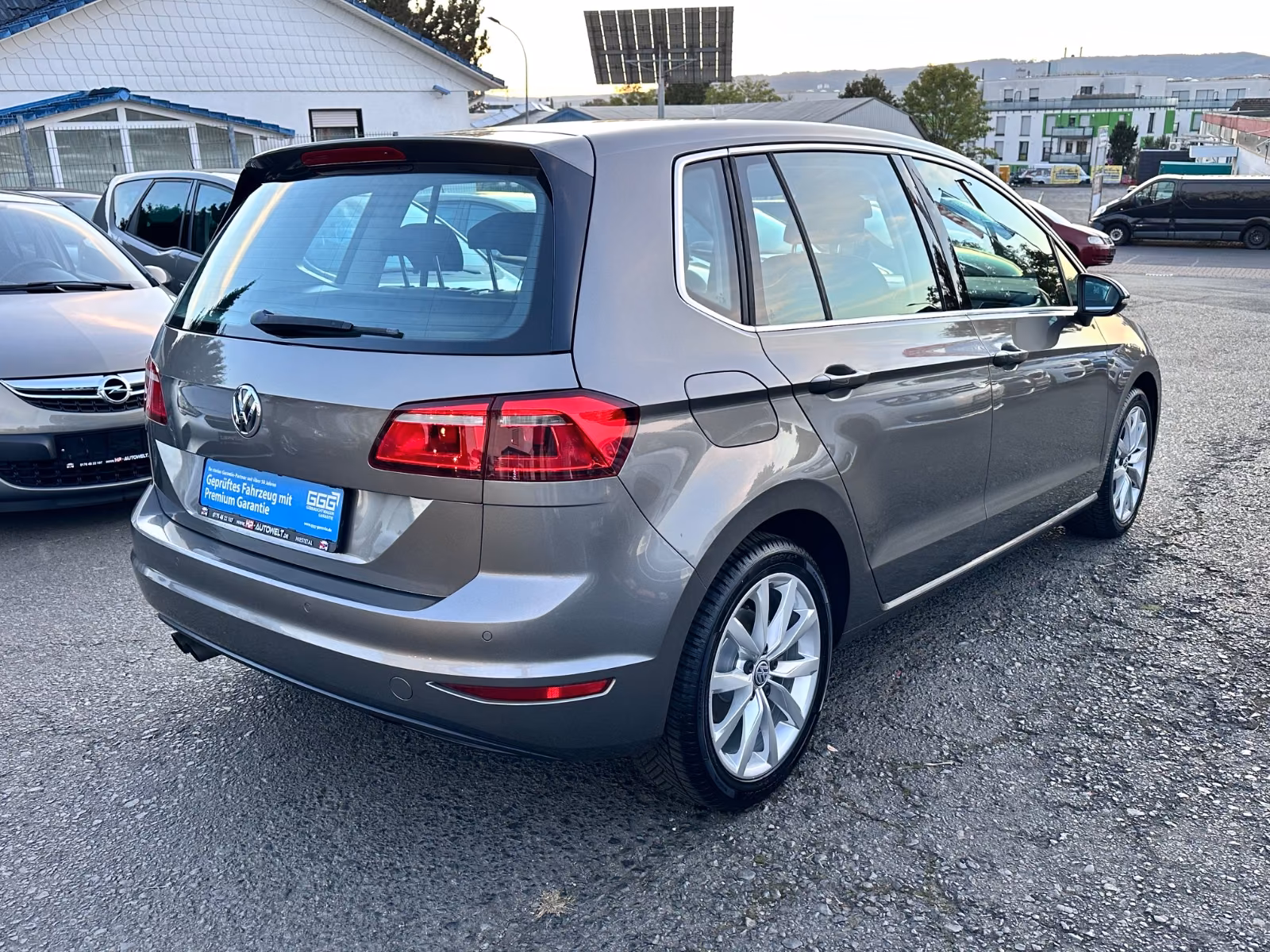 Volkswagen Golf Sportsvan VII 125PS Highline SitzHz AHK PDC
