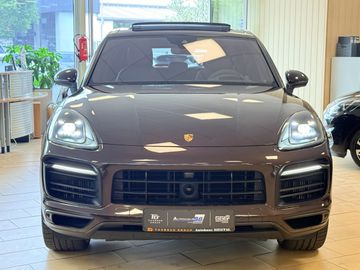Porsche Cayenne - 2