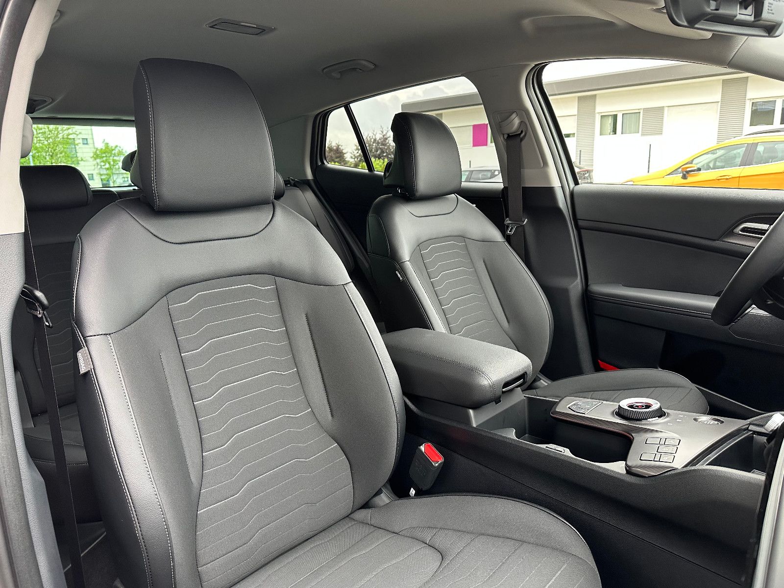 Fahrzeugabbildung Kia Sportage FL 1.6T 2WD DCT SPIRIT DRIVE SOUND