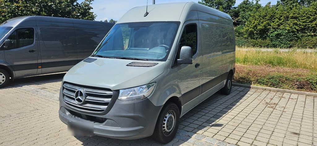 Image of Mercedes-Benz Sprinter