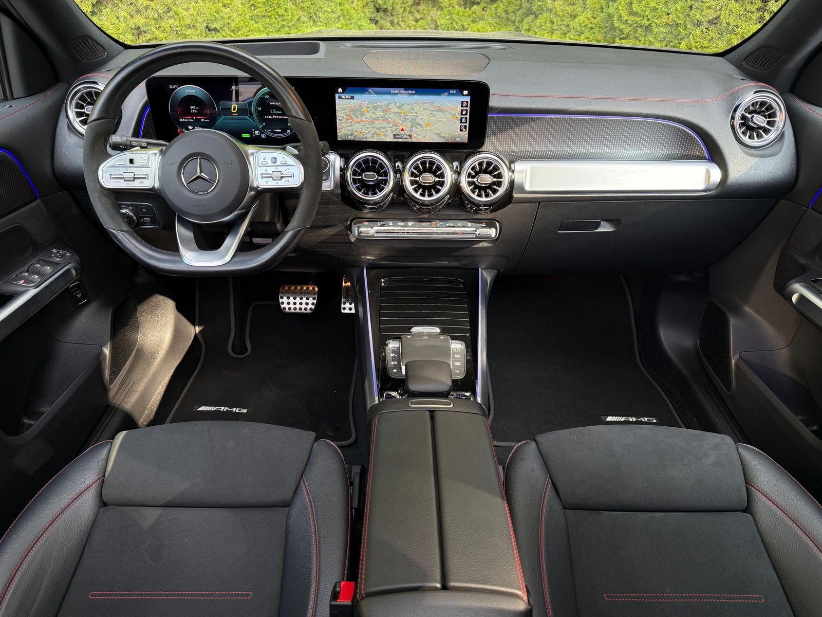 Fahrzeugabbildung Mercedes-Benz EQB 350 4M AMG Line NIGHT+PANO+MBUX+KAM+DIST+HuD