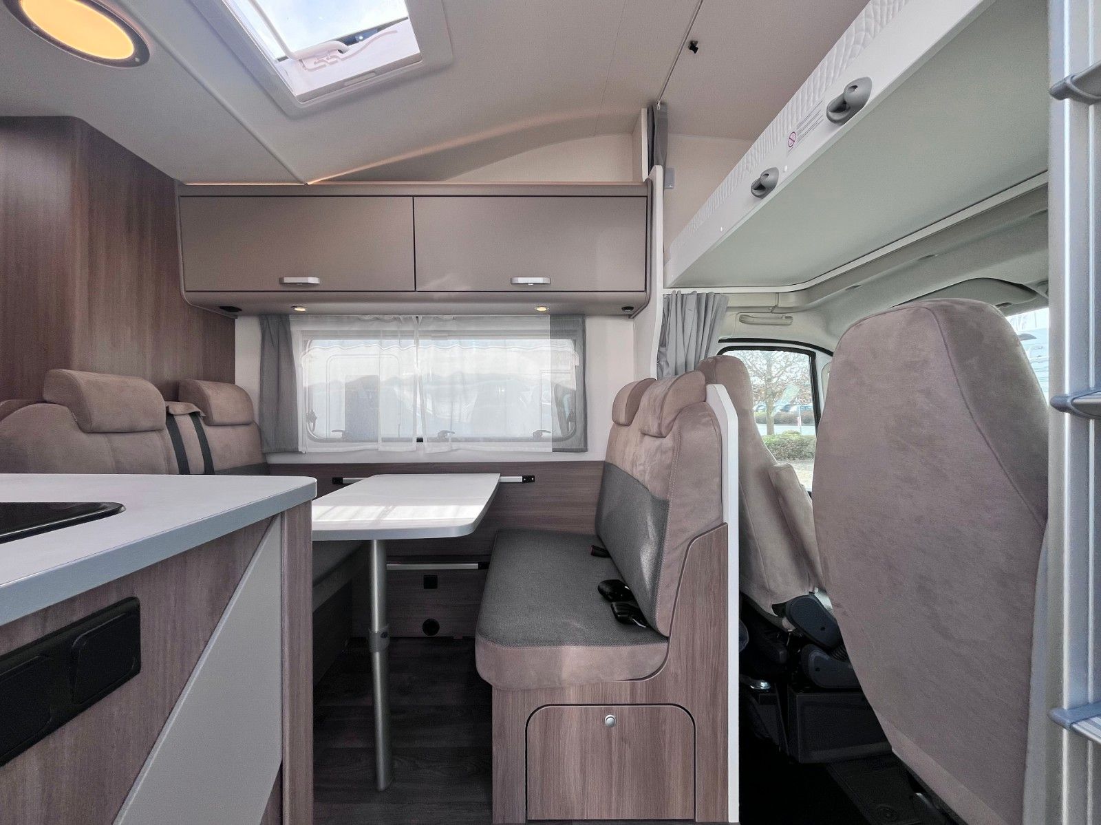 Fahrzeugabbildung Carado A-464 pro 2025 -Markise, Fahrradträger-