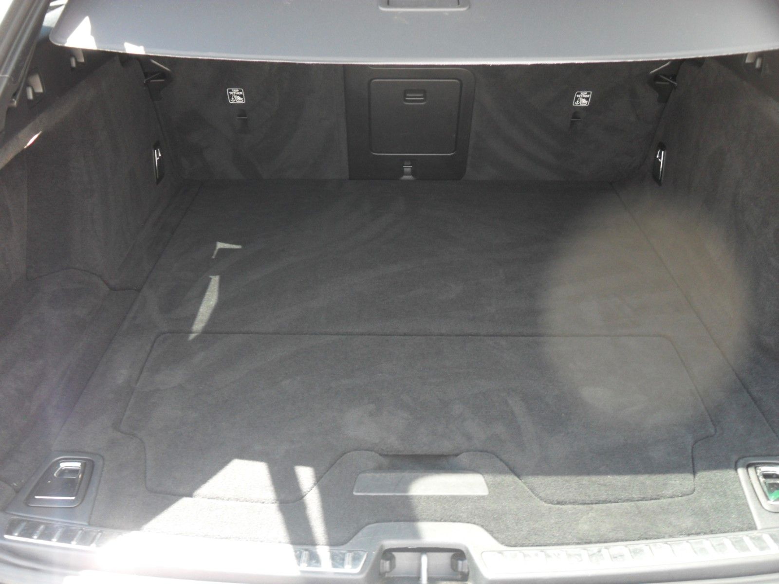 Fahrzeugabbildung Volvo V90 B4 Cross Country Plus AWD