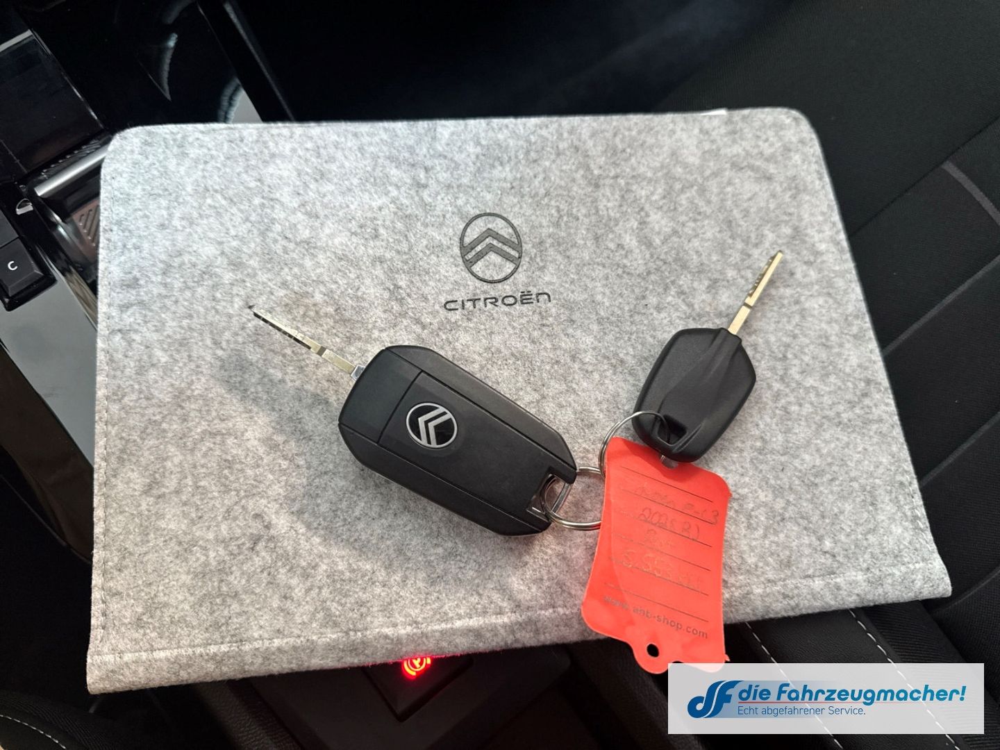 Fahrzeugabbildung Citroën C3 E 113 MAX HUD Navi Soundsystem LED Apple CarP