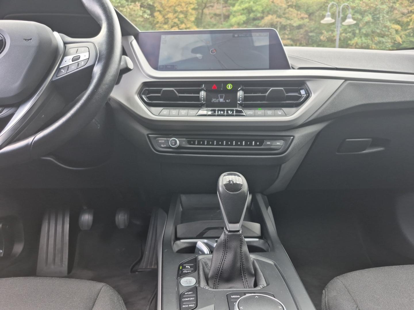 BMW 118 i Advantage Navi CarPlay LED PDC Sitzheizung, миниатюра 10