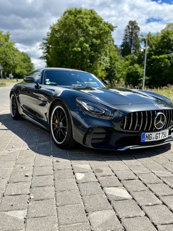 Mercedes-Benz AMG GT R