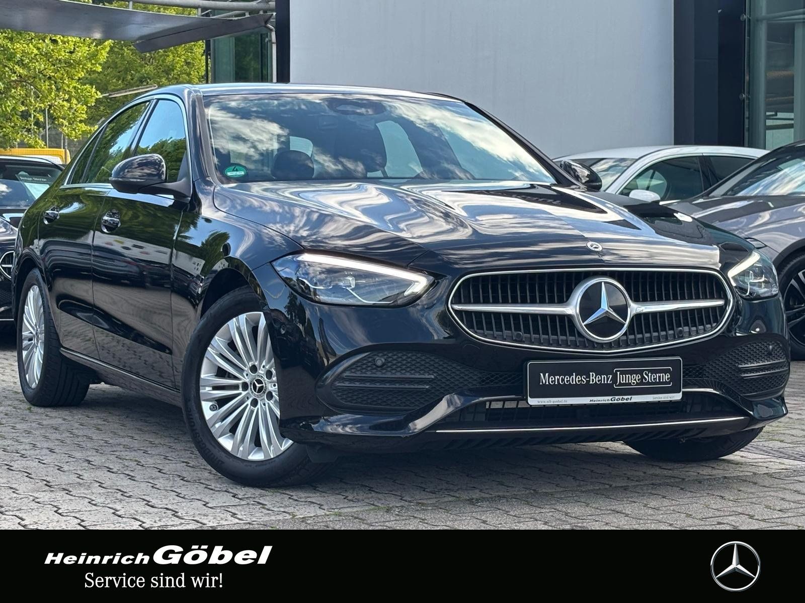 Fahrzeugabbildung Mercedes-Benz C 180 AVANTGARDE*AHK*LED*DISTRONIC*PRE-SAFE*