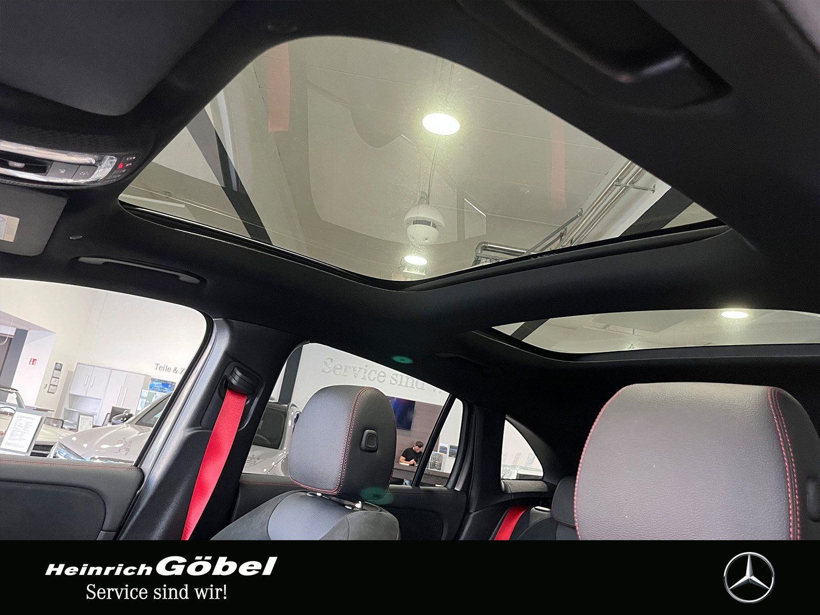 Fahrzeugabbildung Mercedes-Benz GLA 35 4M PANO+360°KAM+BURMESTER+MULTIBEAM+NIGHT