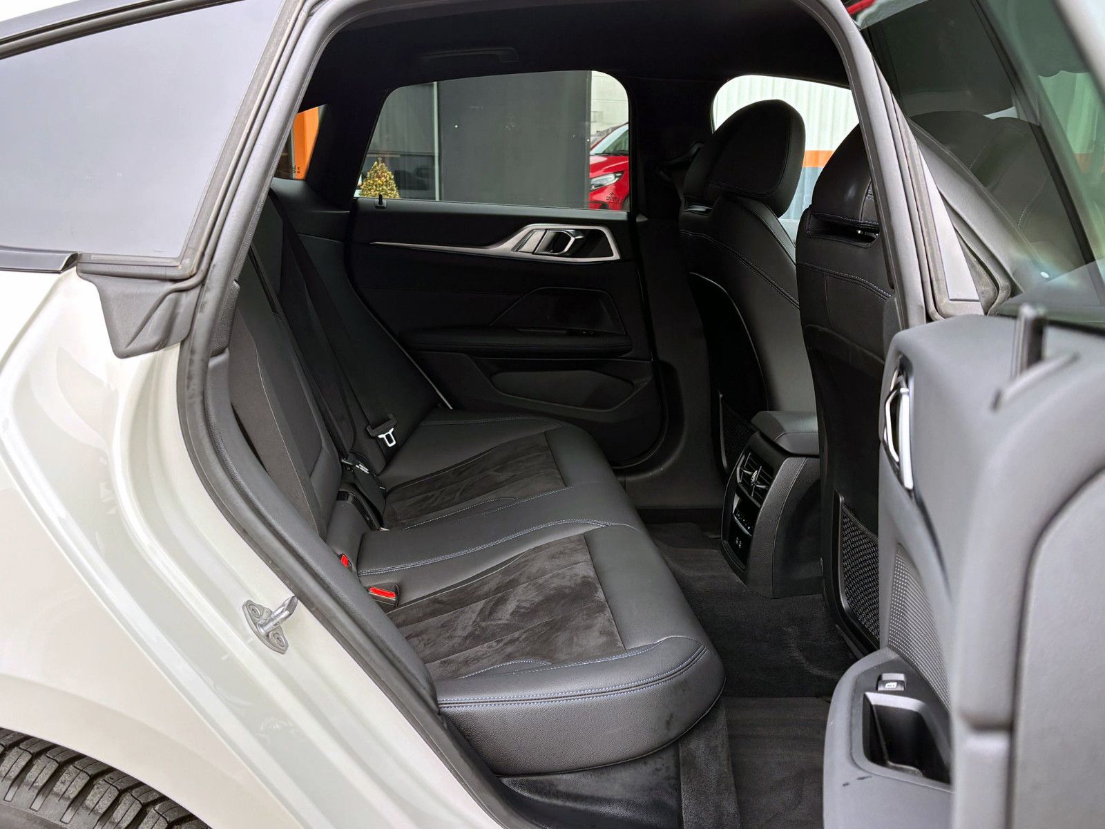 Fahrzeugabbildung BMW i4 eDrive40 Gran Coupe M-Sport LED AHK KAM ACC