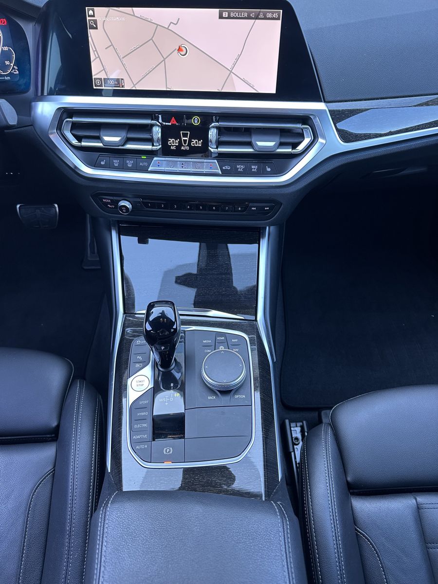 Fahrzeugabbildung BMW 330e Touring M-Sport NAV+LASER+AHK+HEAD-UP+19ZO