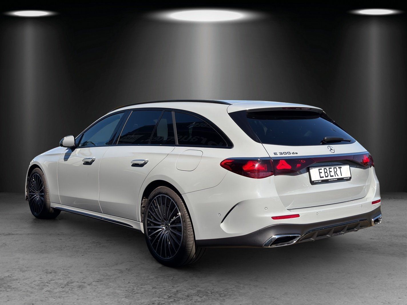 Fahrzeugabbildung Mercedes-Benz E300de T AMG Prem+ DISTRO Superscrn AIRMATIC AHK