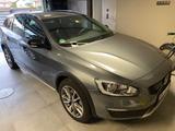 Volvo V60 Cross Country D3 Geartronic - - gebrauchte Volvo V60 Cross Country aus dem Jahr 2017