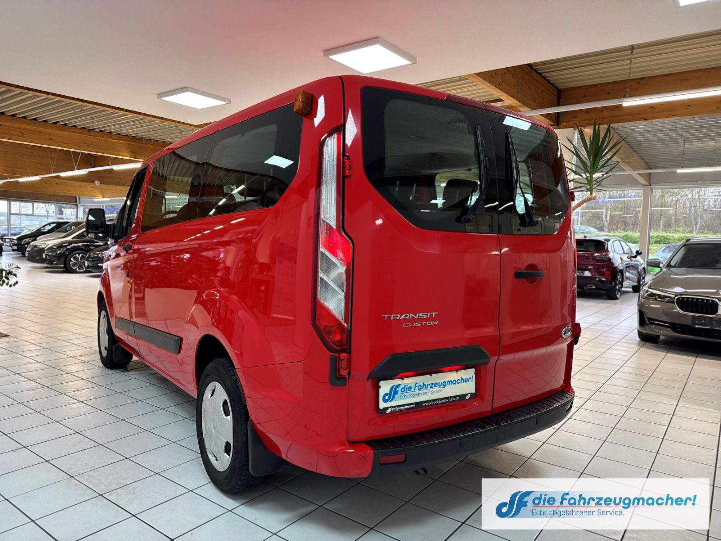 Fahrzeugabbildung Ford Transit Custom Tourneo Kombi 320 L1 Trend *6145