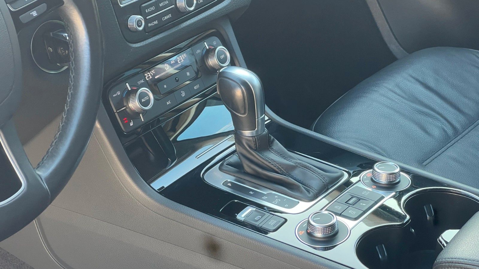 Fahrzeugabbildung Volkswagen Touareg V6 TDI BMT 4Motion*Xenon*RFK*AHK 3,5t*