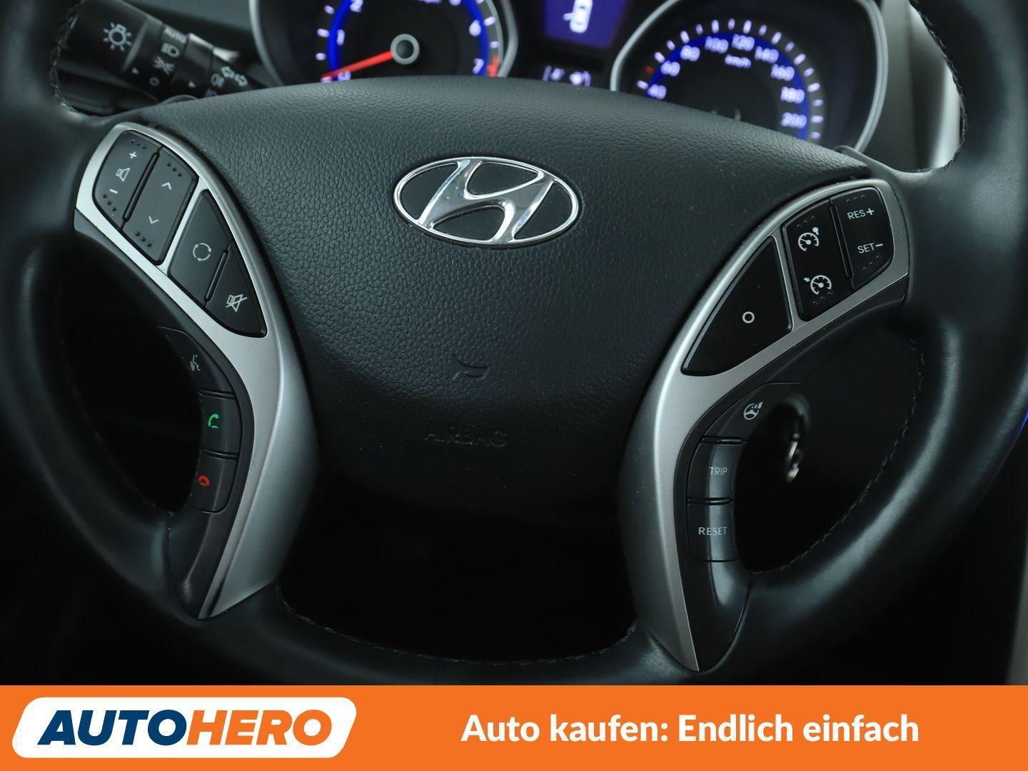 Hyundai i30 1.4 Comfort *NAVI*TEMPO*PDC*SHZ*ALU*KLIMA*