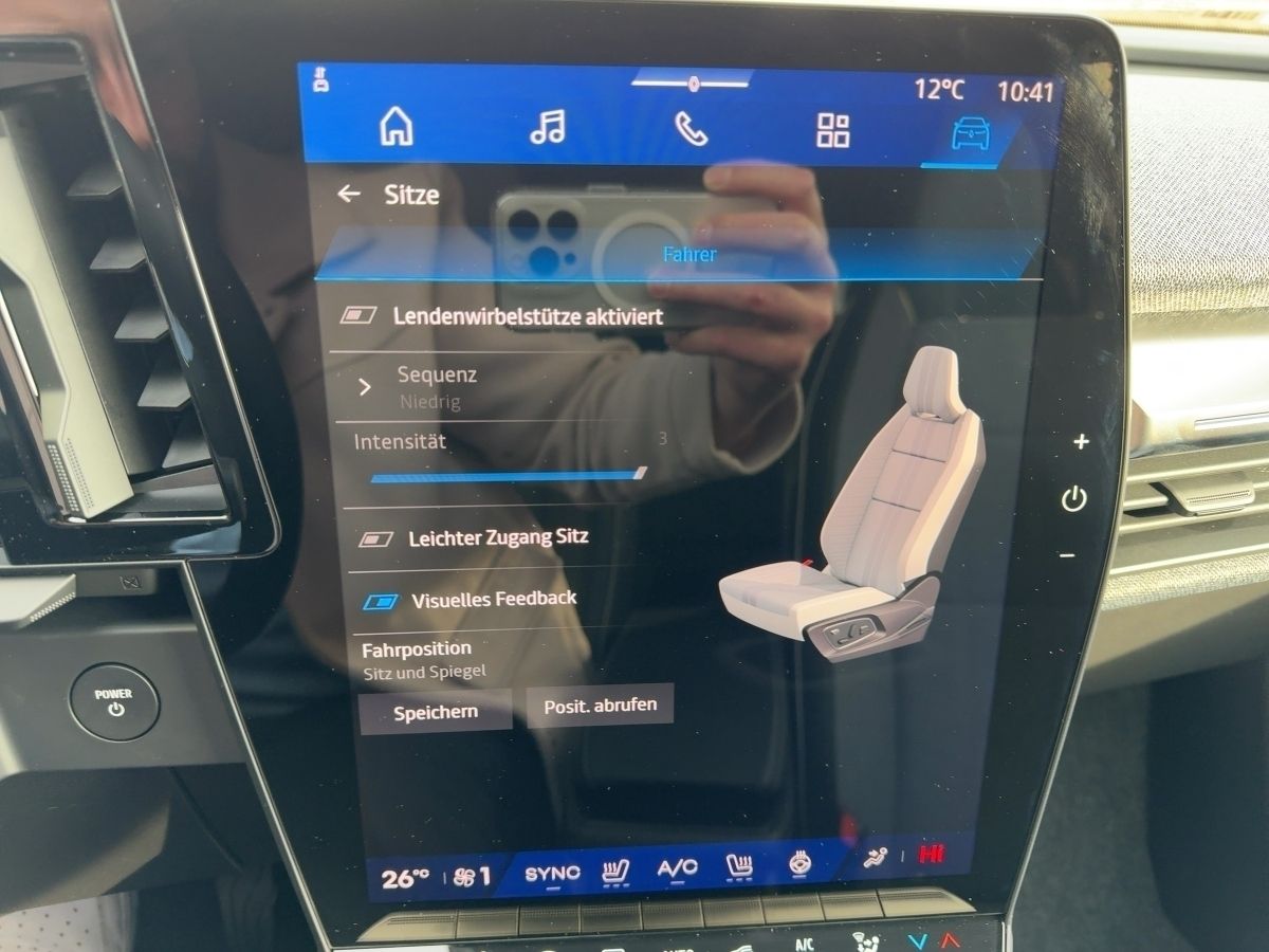 Fahrzeugabbildung Renault Scenic TECHNO E-TECH 220 LONG RANGE GJR - mit KI generiert/bearbeitet