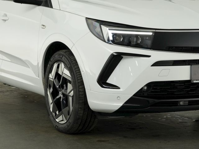 Grandland GSe PHEV 4X4 AT+AHK+NAVI+RÜCKFAHRKAMER