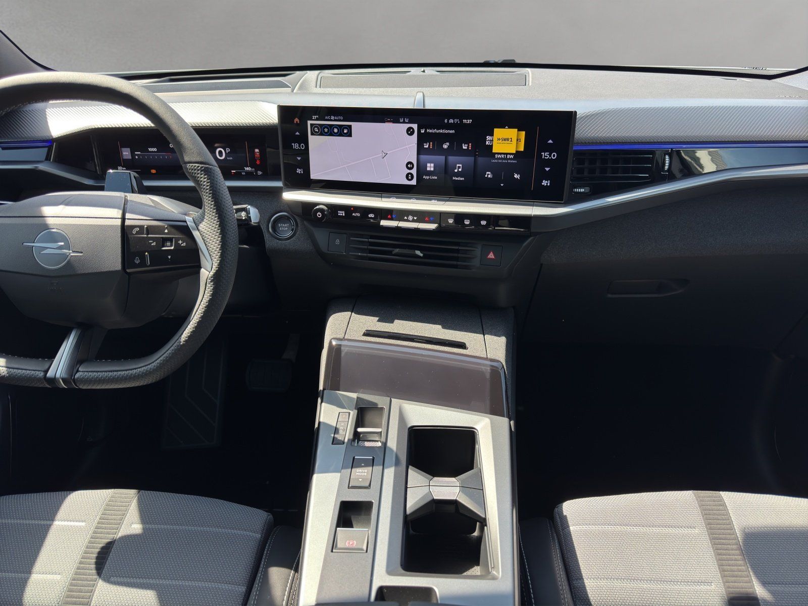 Fahrzeugabbildung Opel Grandland 1.2 Mild-Hybrid Ultimate/PANO/KAMERA/