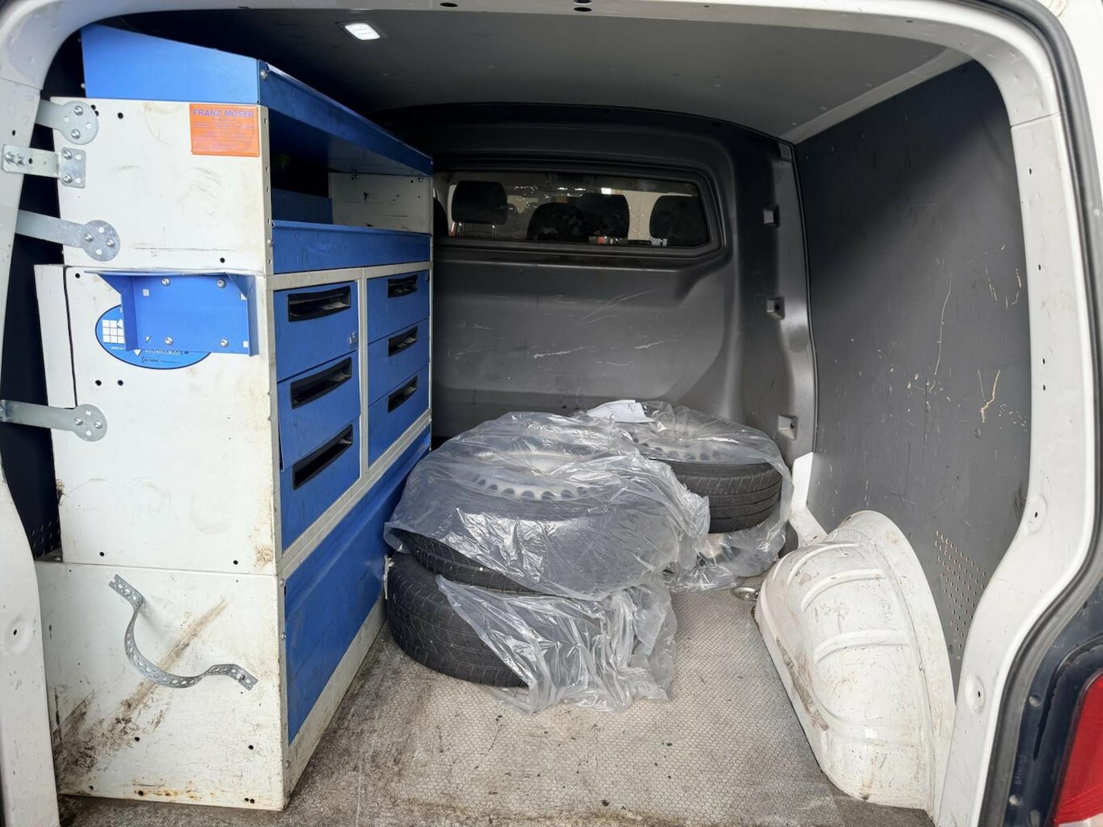 Volkswagen T6 andere T6.1 2.0 TDI Kasten 6-Sitzer lang 1. Hand, миниатюра 17