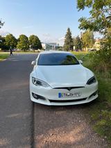 Tesla Model S 90D kostenfreies Laden  SC01 - weiße Tesla Model S