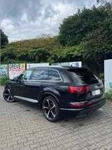 Audi Q7 3.0 TDI quattro tiptronic -Sportausstatung - Audi Q7 Gebrauchtwagen in Duisburg