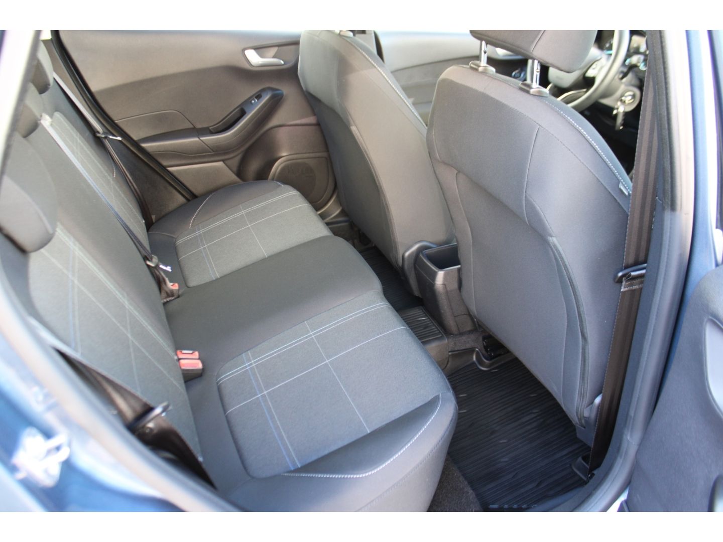 Fahrzeugabbildung Ford Fiesta Cool & Connect AppLink GRA PDC Winter-P.