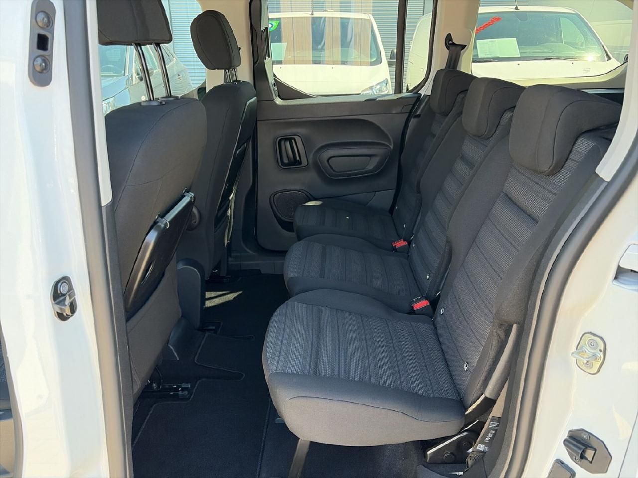 Fahrzeugabbildung Opel Combo Life XL 1,5 Ultimate 7-Sitzer