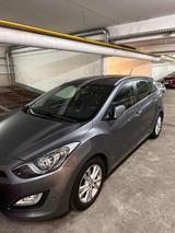 Hyundai i30 CW 1.6 GDI Style Automatik Style - Hyundai i30: Cw