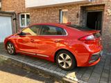 Hyundai IONIQ ELEKTRO Premium in Phoenix Orange