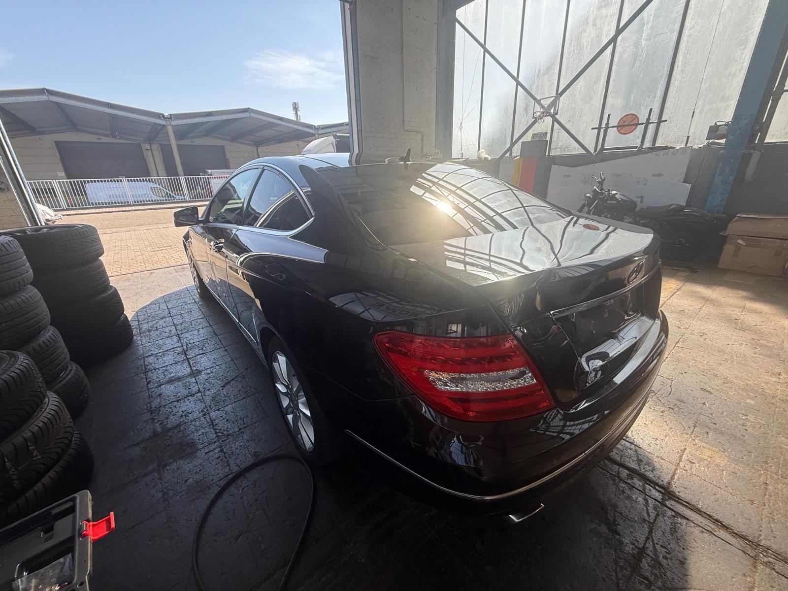 Mercedes-Benz CE 220 C 220 CDI BlueEFF. Coupé Standard