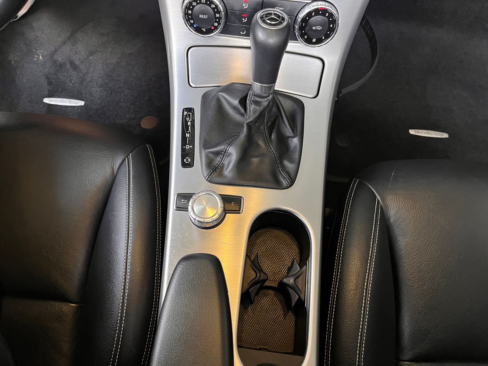Fahrzeugabbildung Mercedes-Benz SLK 350 BlueEfficiency XENON MEMORY