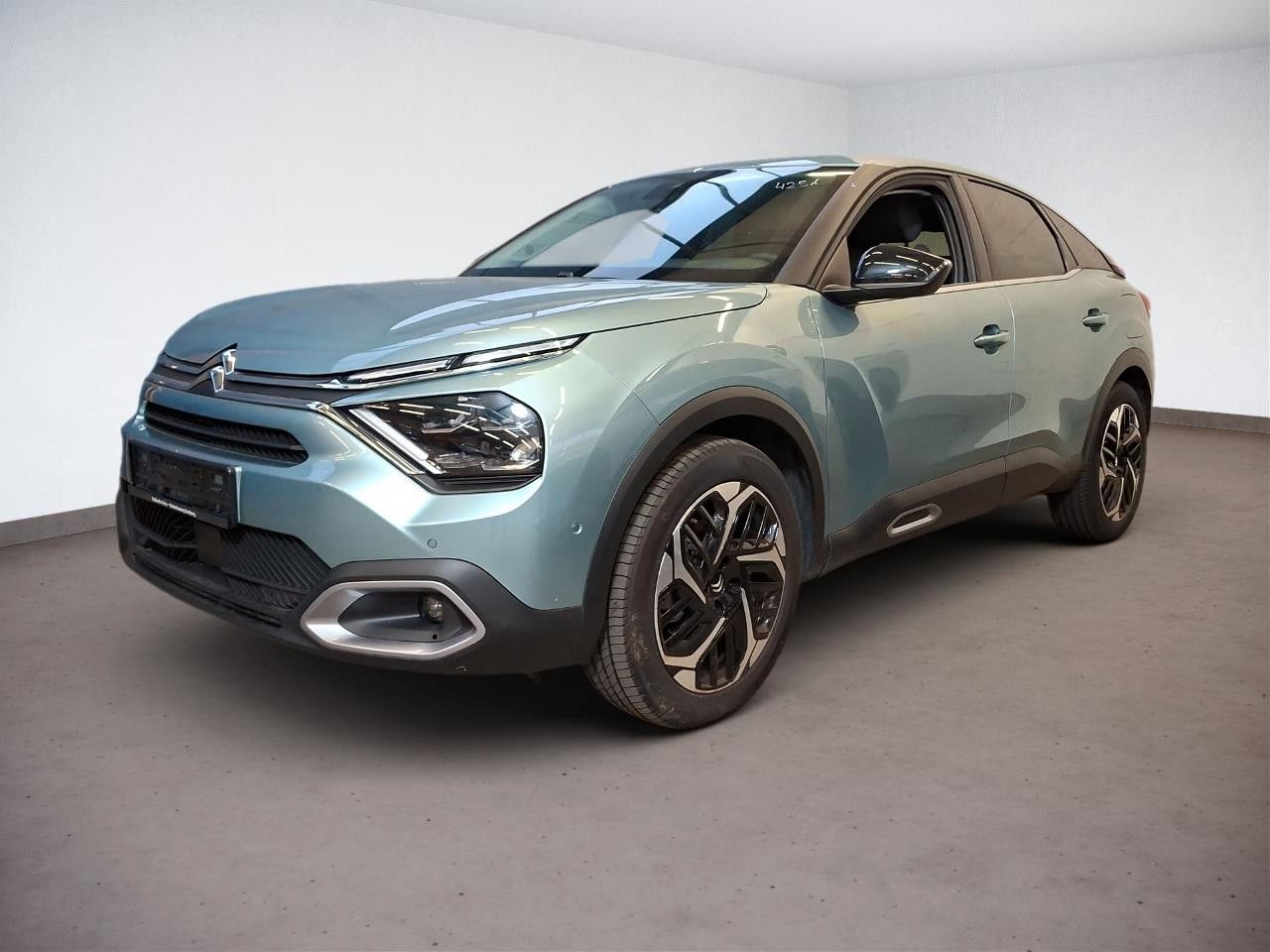 Fahrzeugabbildung Citroën C4 Lim. 1.2T SHINE NAVI/LED/KAMERA/VIRT./NEBEL