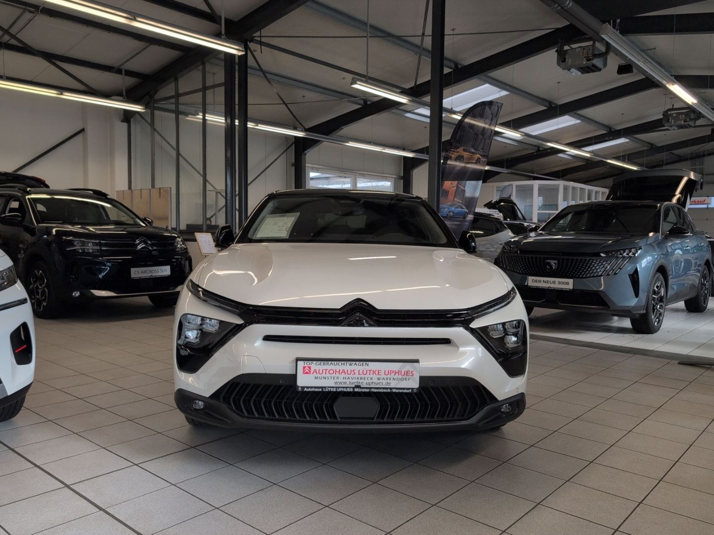 Fahrzeugabbildung Citroën C5X 1.6 Plug-In Shine Pack Hybrid 225 e-EAT8