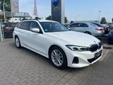 BMW 318d Touring AHK+ACC+HuD+Keyless+Park+S-Sitze - Jahreswagen