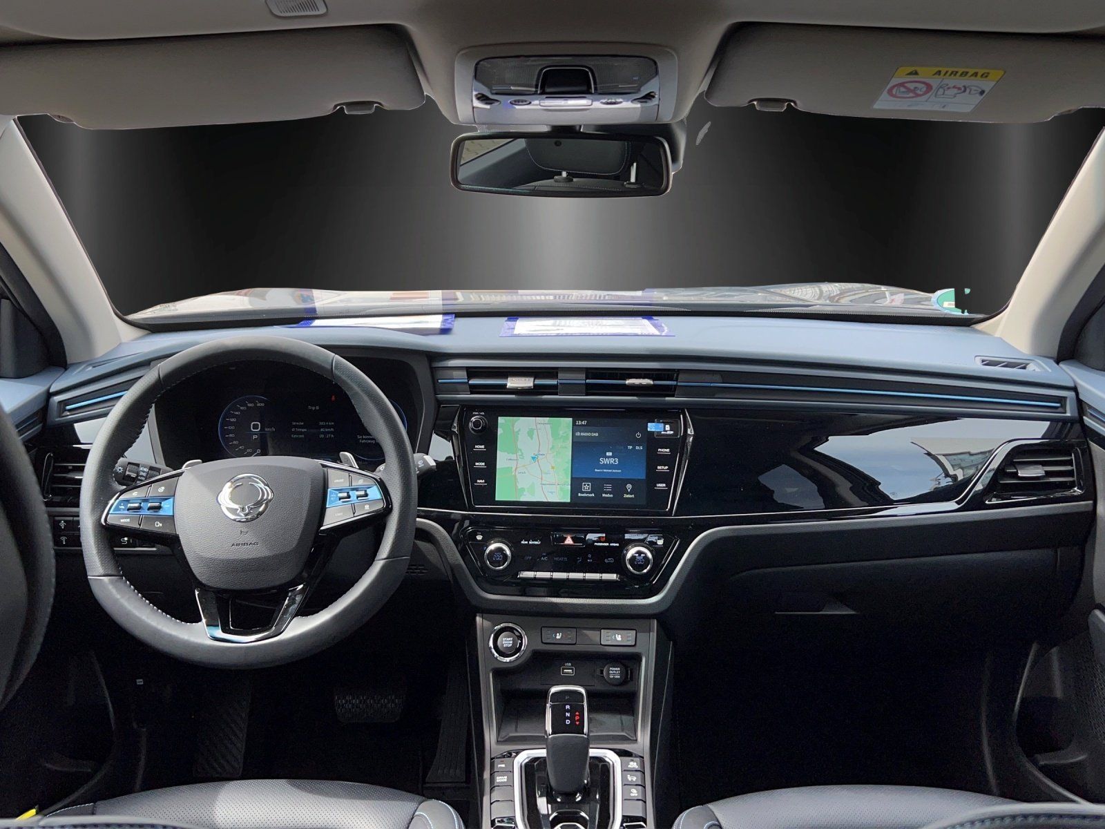 Fahrzeugabbildung Ssangyong Korando E-Motion Titanium 140 kW VORFÜHRWAGEN!