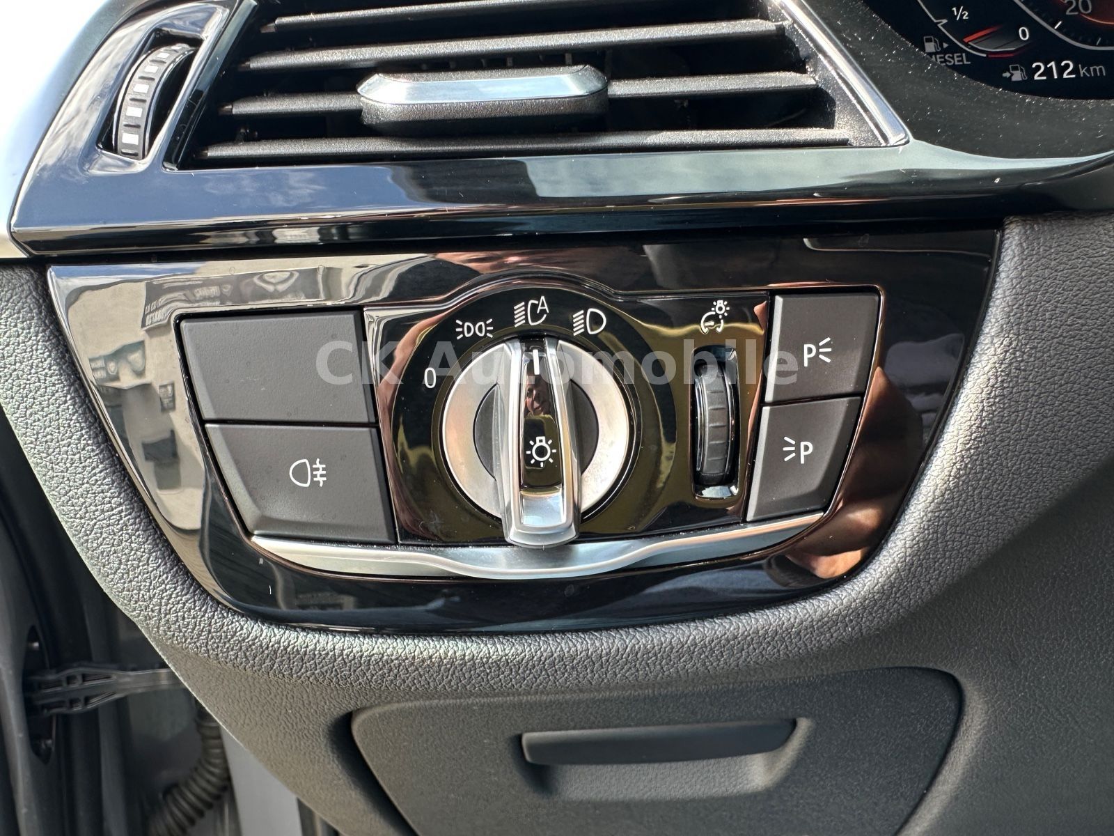 Fahrzeugabbildung BMW 520d xDrive M-Sport/Navi/Head-Up/LED/ACC/Kam.