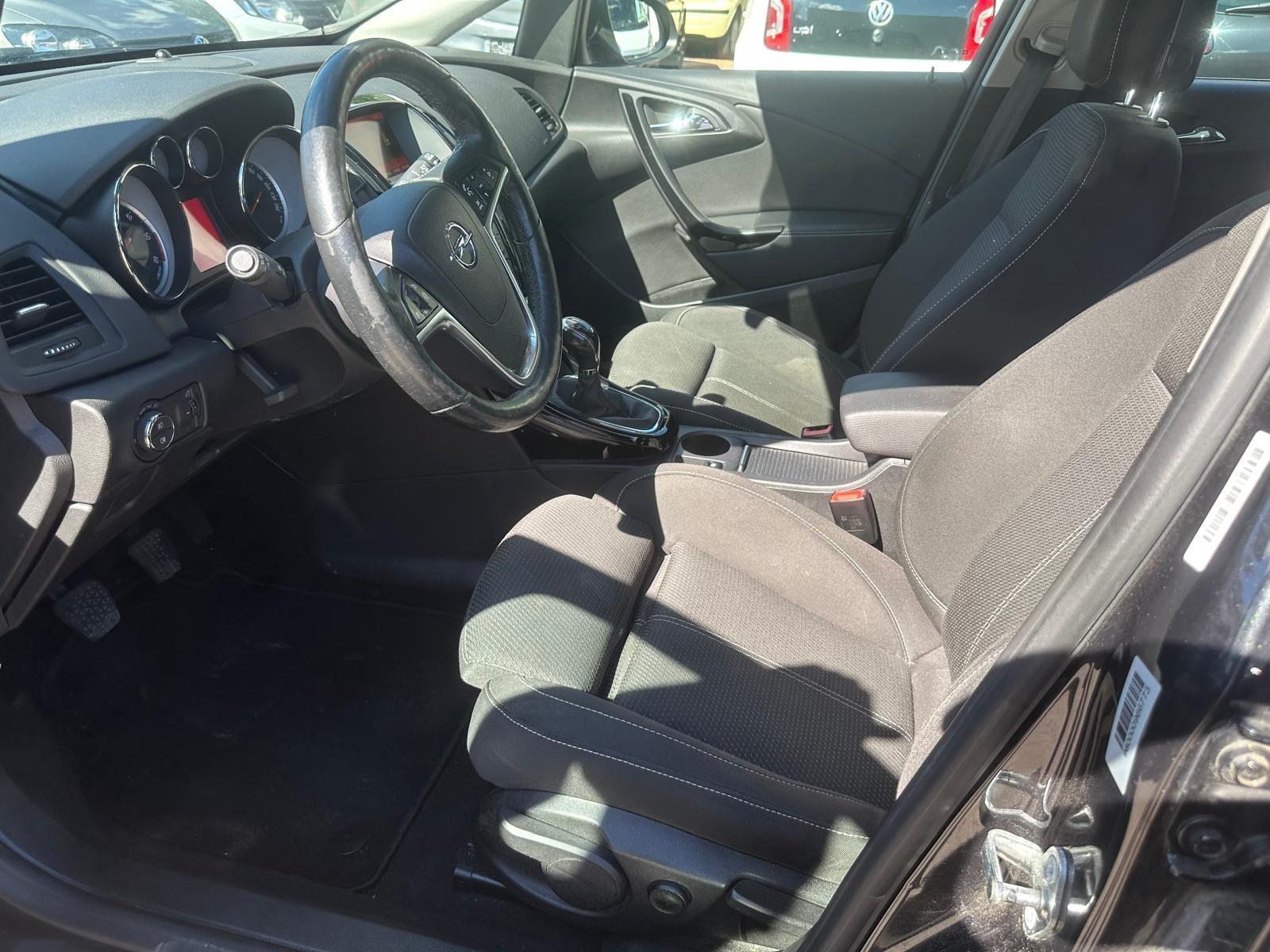 Opel Astra 2015 — photo 10