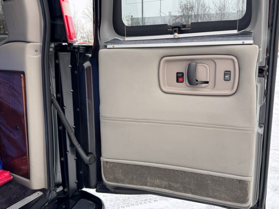 Fahrzeugabbildung Chevrolet Express Chevy Van Explorer Ltd. 70 Tkm 22"