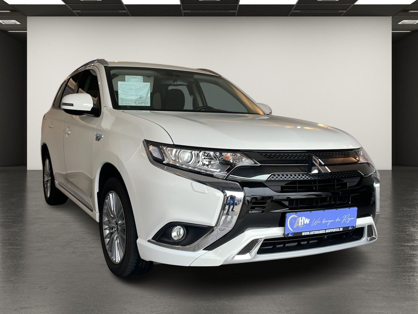 Fahrzeugabbildung Mitsubishi Outlander 2.4 Plug-In Hybrid