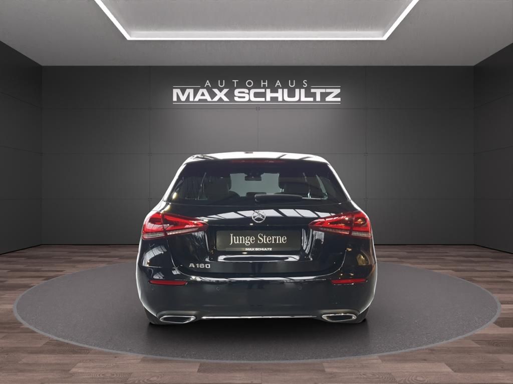 Fahrzeugabbildung Mercedes-Benz A 180 Kompaktlimousine Navi*PDC*SpurH*LED*360