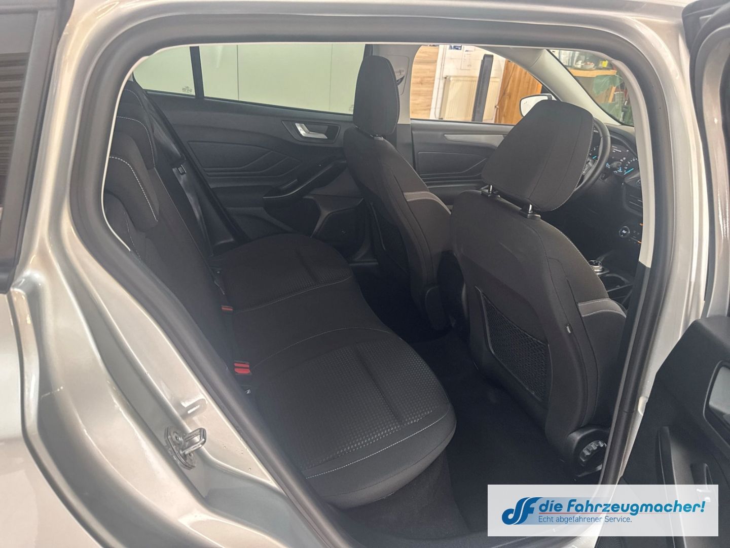 Fahrzeugabbildung Ford Focus Turnier Cool & Connect Navi LED Apple CarP