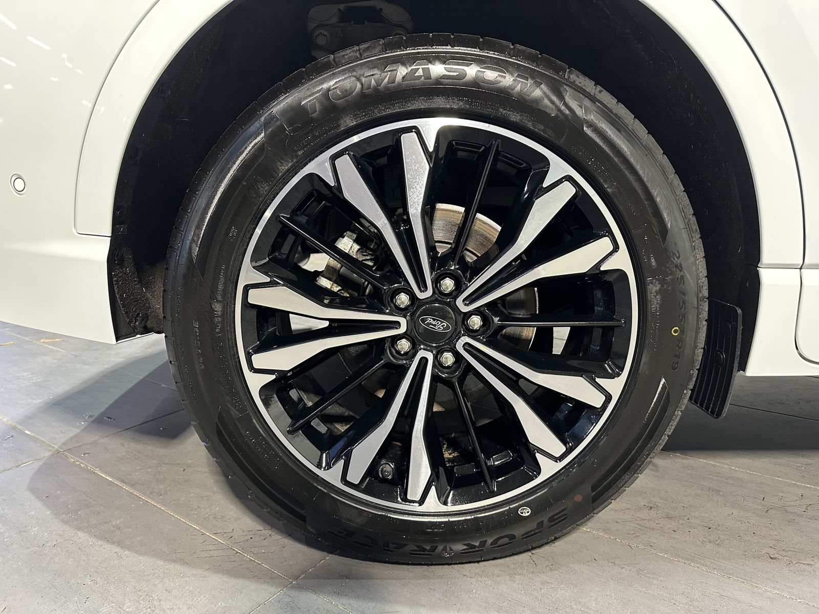 Fahrzeugabbildung Ford Kuga Plug-In Hybrid ST-Line X NAV+LED+AHK+PANO