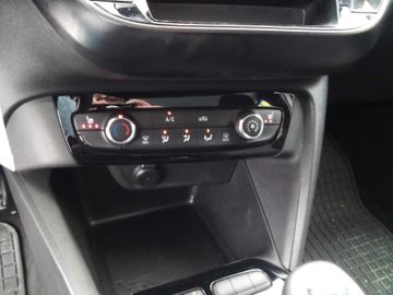 Bild 14 Opel Corsa F 1.2 Edition Klima BT Sitz+Lenkradheizung