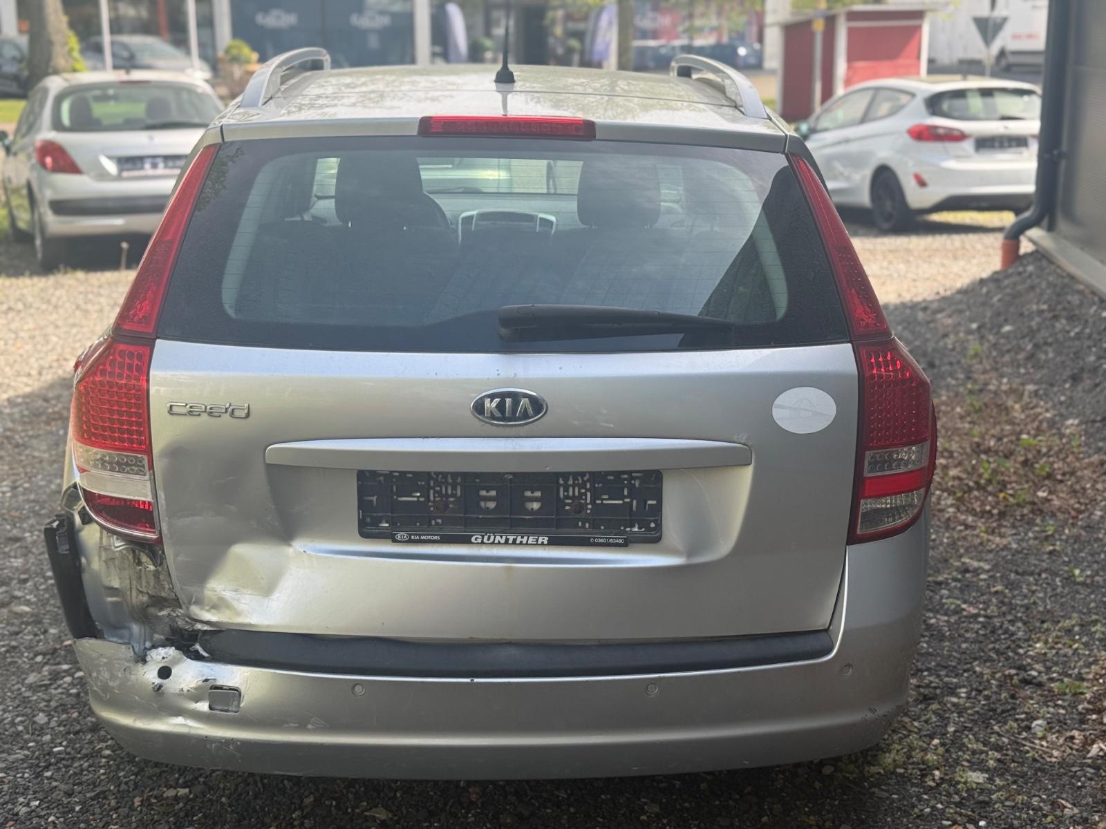 Kia cee'd 2012 — photo 9