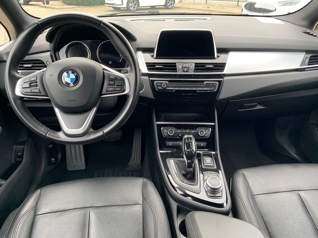 Fahrzeugabbildung BMW 218d Active Tourer Advantage+LED+Navi+Leder+PDC